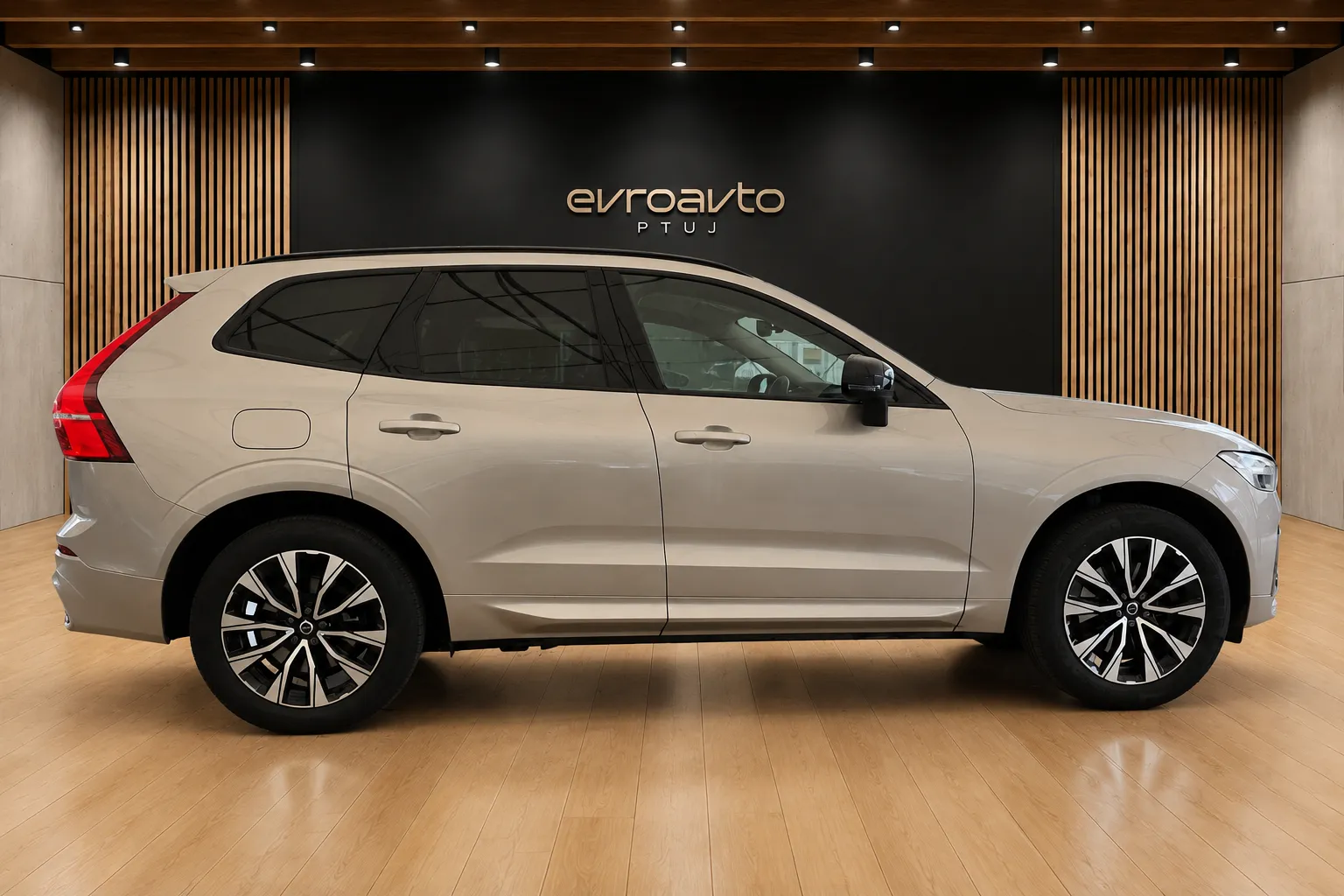 Zunanja slika - Volvo XC60 - B4D AWD Plus Dark Avt.1. lastnik. SLO poreklo - 4