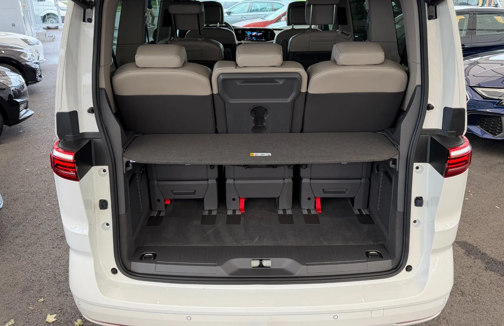 Zunanja slika - Volkswagen Multivan - Life EDITION 2.0 TDI DSG-SLO-ALKANTARA-EL. PRTLJ - 11