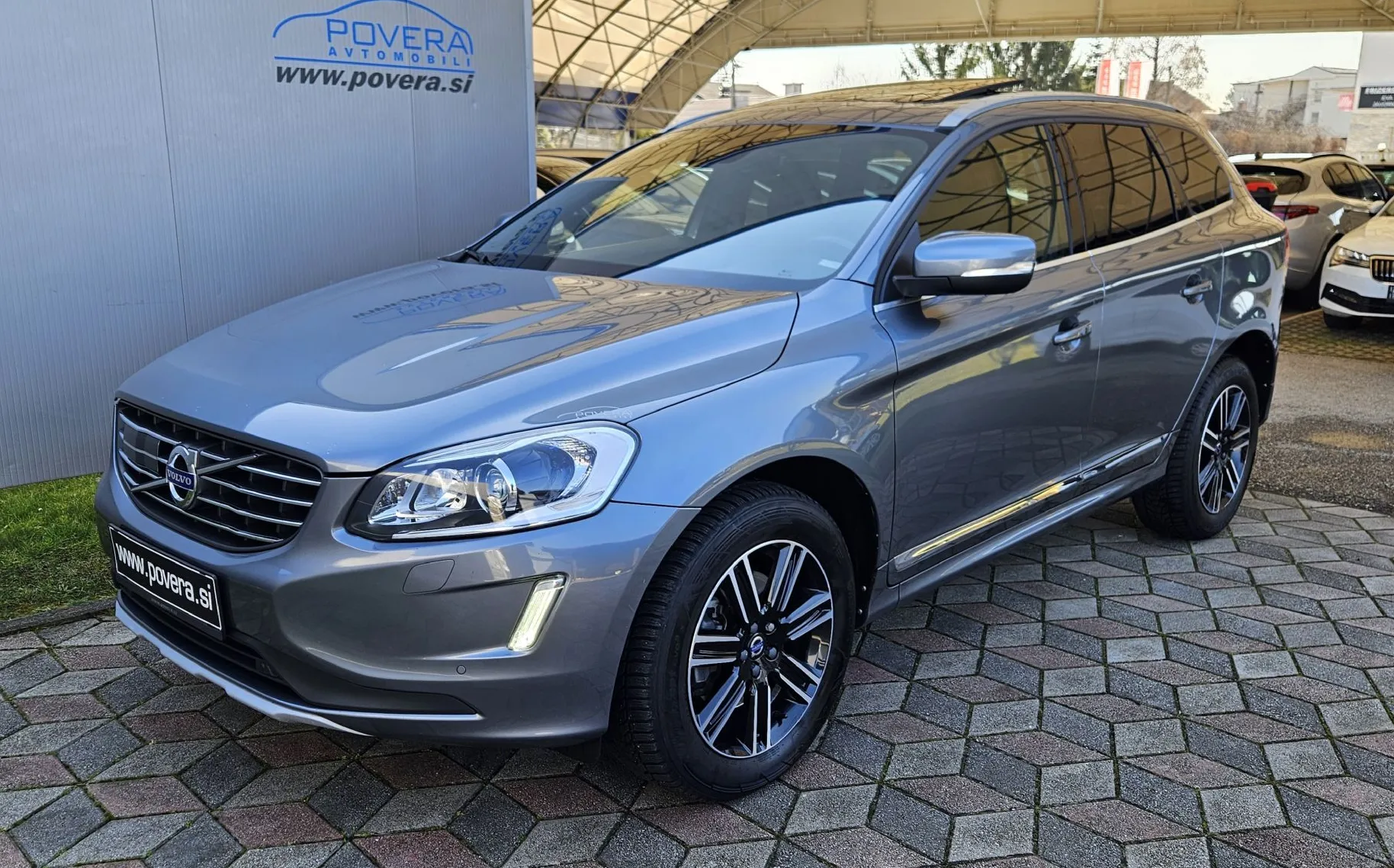 Zunanja slika - Volvo XC60 - D4 AUT. SIGNATURE +Xenon+ACC+Kamera +Pano+Usnje... - 3