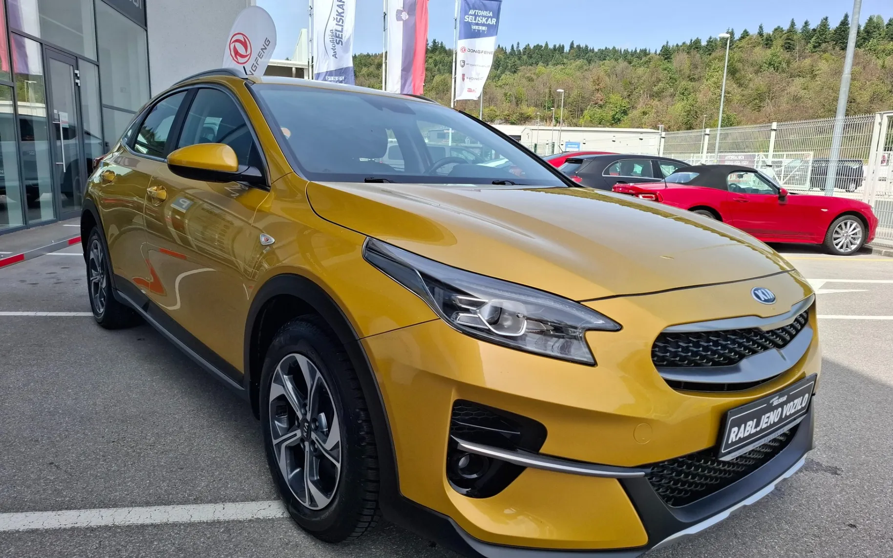 Zunanja slika - KIA XCeed - 1.0 T-GDi - SLOVENSKI - POTRJENA SERVISNA KNJIGA - 4
