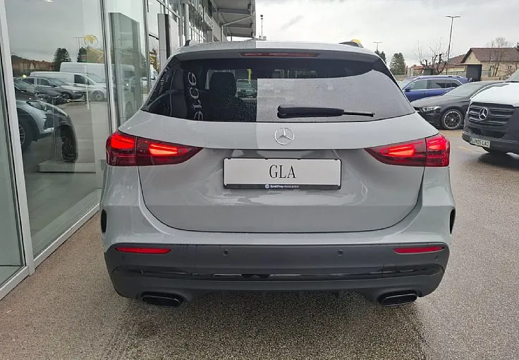Zunanja slika - Mercedes-Benz GLA-Razred - GLA 180 AMG Line Edition - 4
