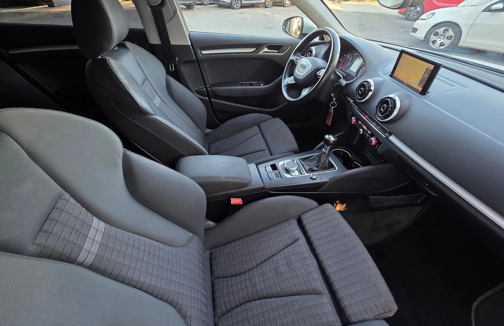 Zunanja slika - Audi A3 - 1.6 TDI BI-XENON-RADAR-NAVI-ALU PLATIŠČA-PDC - 11
