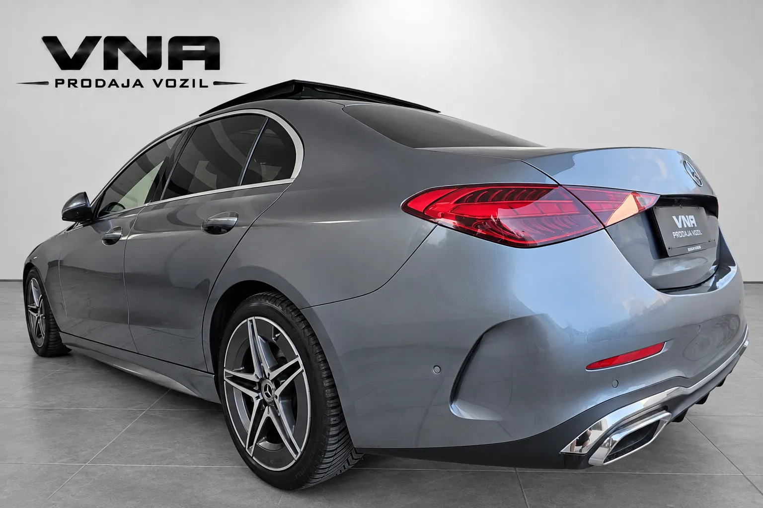 Zunanja slika - Mercedes-Benz C-Razred - C 300 d AMG |PANORAMA|VIRTUAL|AMBIENT|RADAR|ALU18| - 4