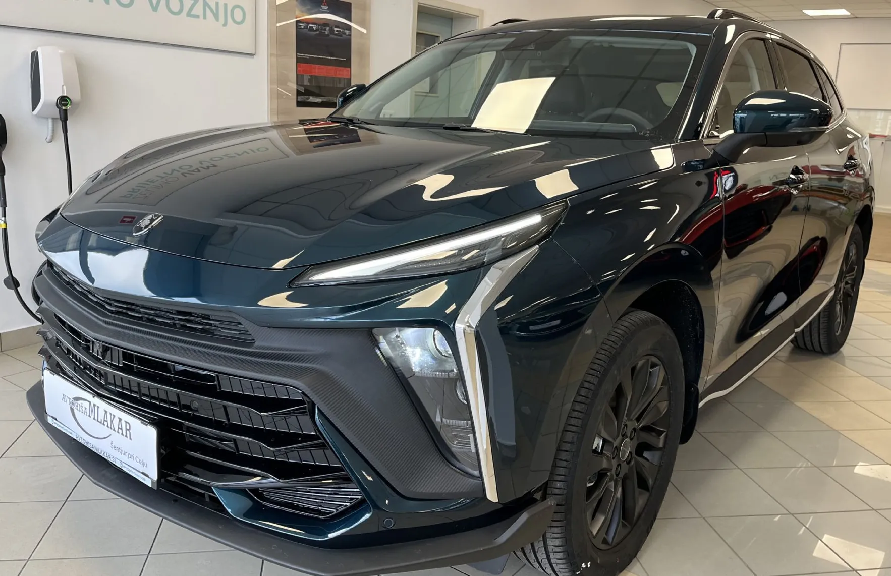 Zunanja slika - Forthing Forthing T5 EVO - T5 Evo 1.5 T-GDI LUXURY - NA ZALOGI - my 2025 - - 3