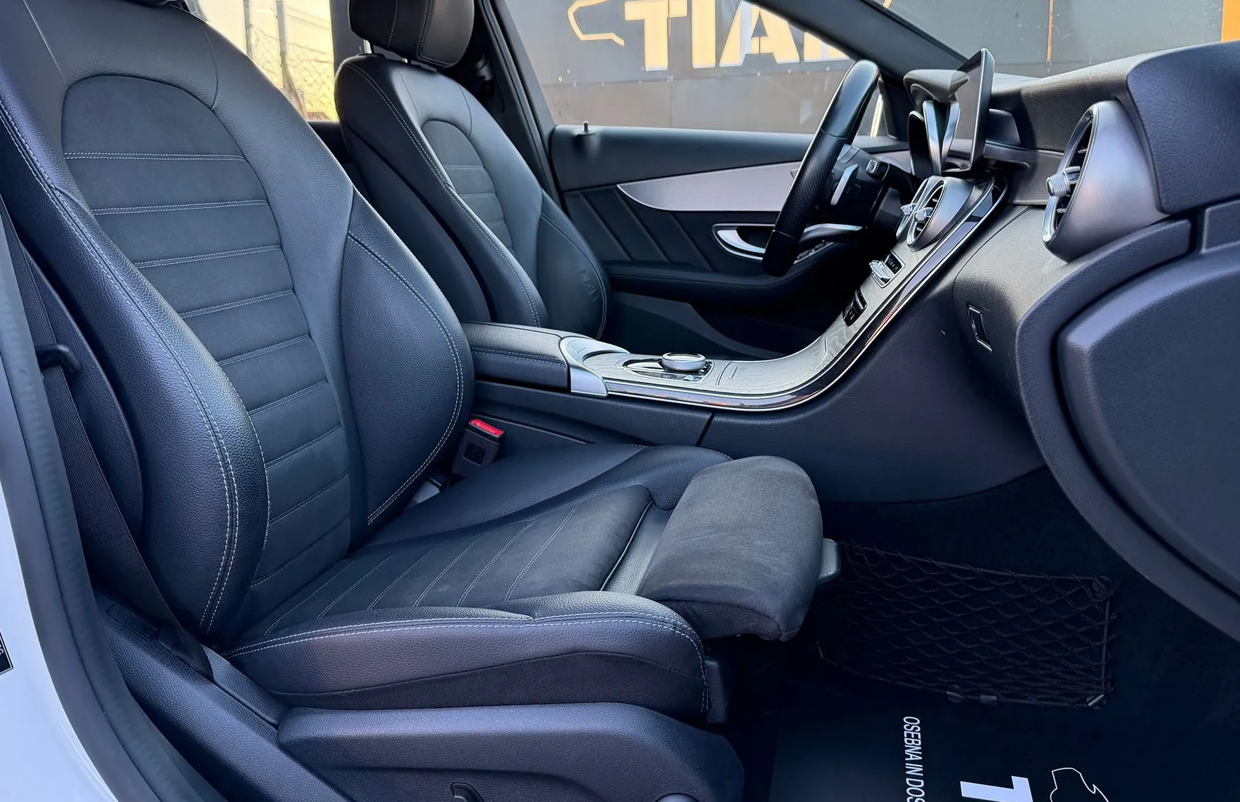 Zunanja slika - Mercedes-Benz C-Razred - C 200d AUT.-AMG-MOD.MODEL-NAVI-KAMERA-FULLLED-18C - 14