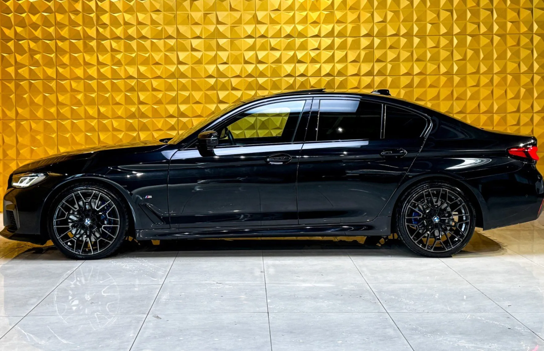 Zunanja slika - BMW Serija 5 - : 530d xDrive M Sport-LASER-4CONTROL-HLAJENJE-HEAD - 5