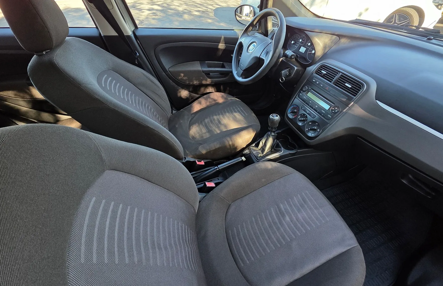 Zunanja slika - Fiat Punto - Grande 1.4 KLIMA-SLOVENSKI-LEP - 11