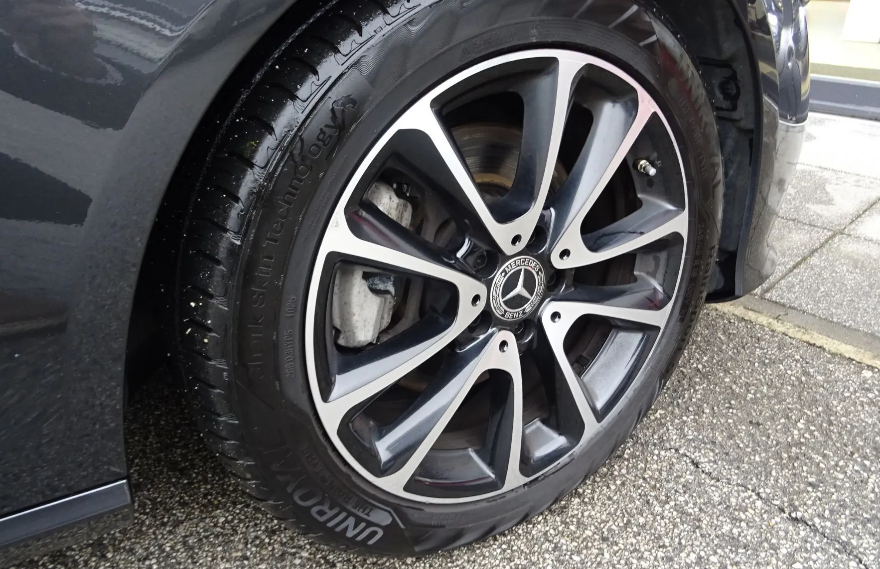 Zunanja slika - Mercedes-Benz E-Razred - E 220 d 9G TRONIC 200KM - LED - NAVI - 18 COL - - 7