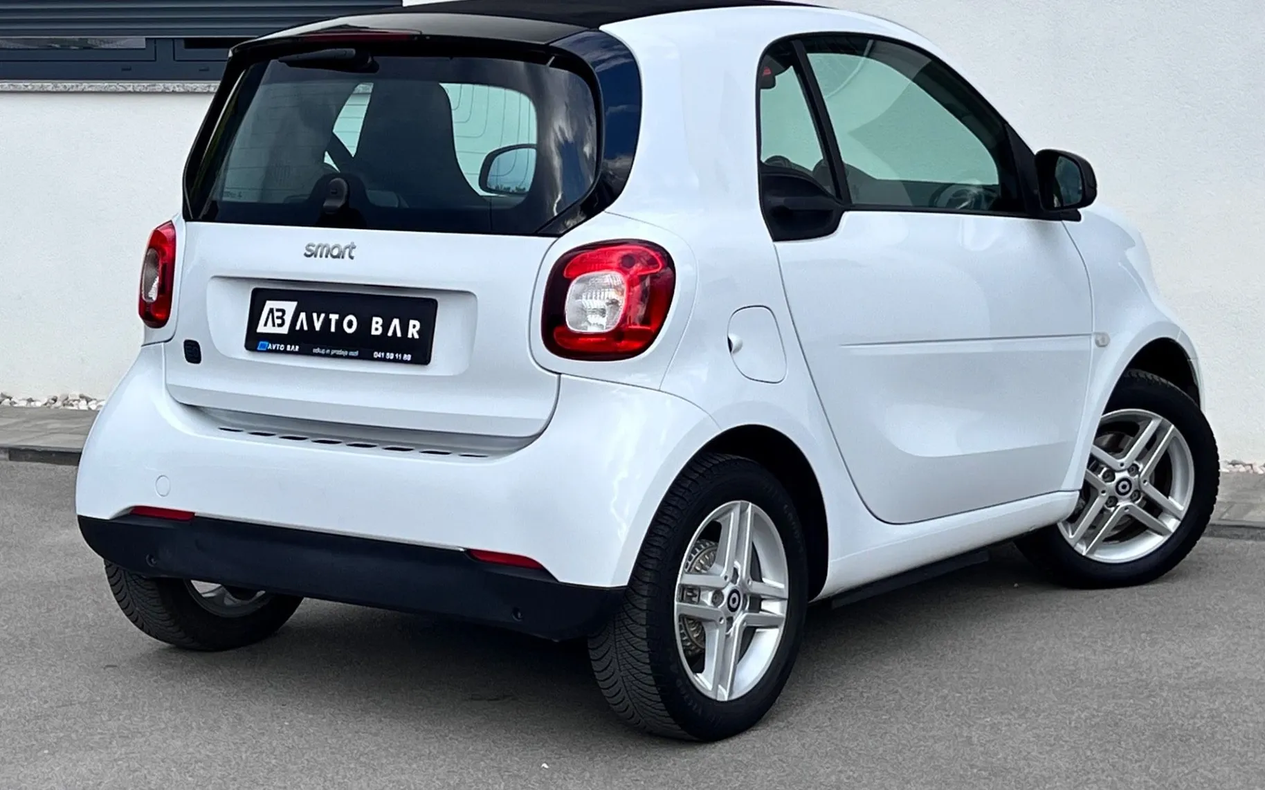 Notranja slika - Smart fortwo - EQ+SAMO 13.726 km+ALU+TEMP - 7
