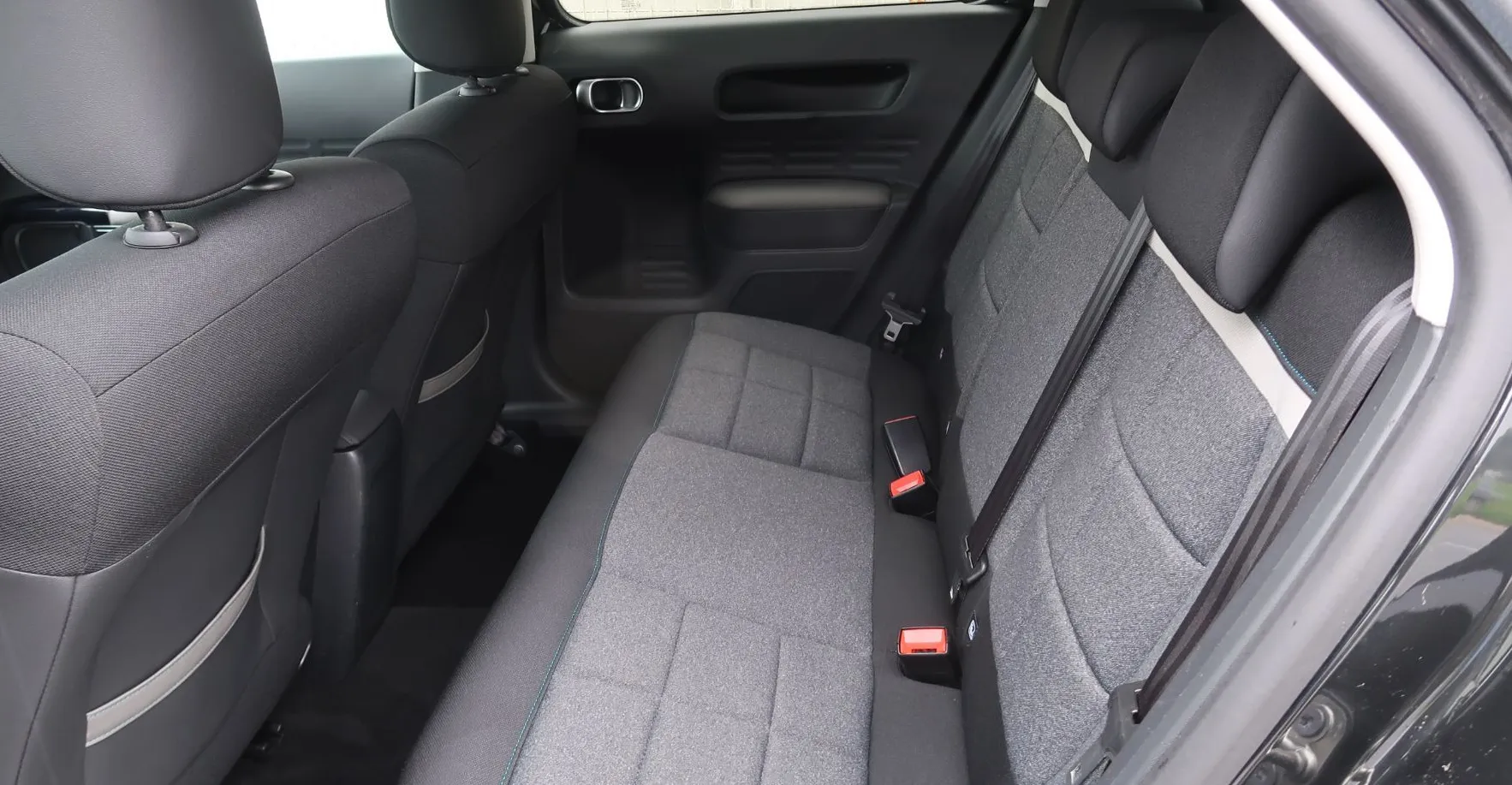 Zunanja slika - Citroën C4 Cactus - Shine PureTech 110 S S EAT6-KAMERA-NAVI-ALU-PDC - 13