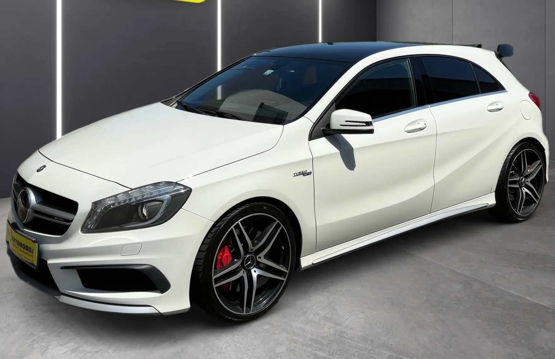 Zunanja slika - Mercedes-Benz A-Razred - 45 AMG 4MATIC XENON NAVI PDC TEM ŠPORTNI IZPUH - 3