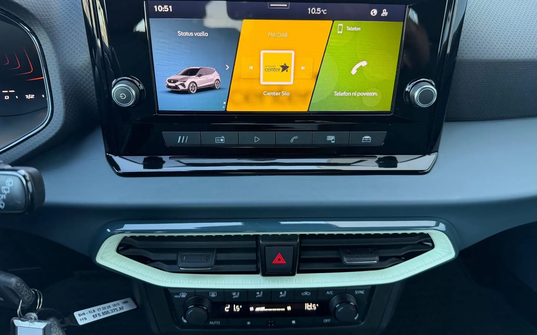 Notranja slika - Seat Arona - 1.0 Eco TSI Style DSG-SLO-ACC-PDC-Vzvr.kamera..... - 9