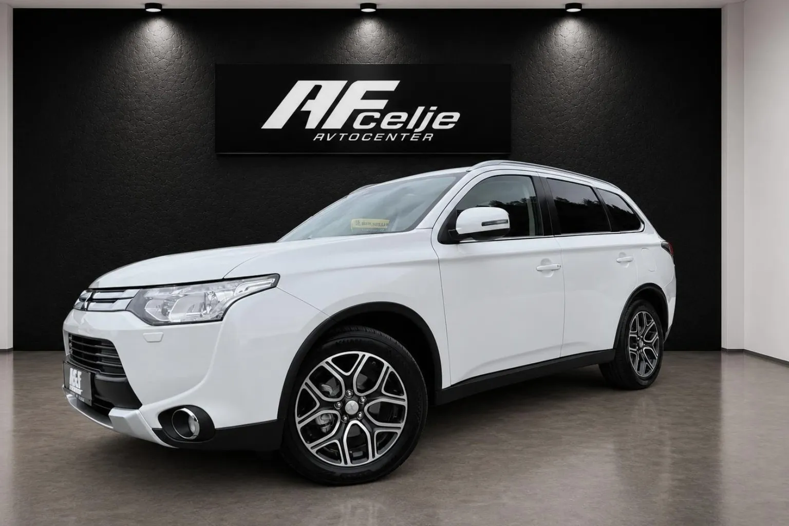 Zunanja slika - Mitsubishi Outlander - 2.2D-4X4-XENON-NAVI-KAMERA-LIZING TUJCE-ŠIBEDAH- - 1
