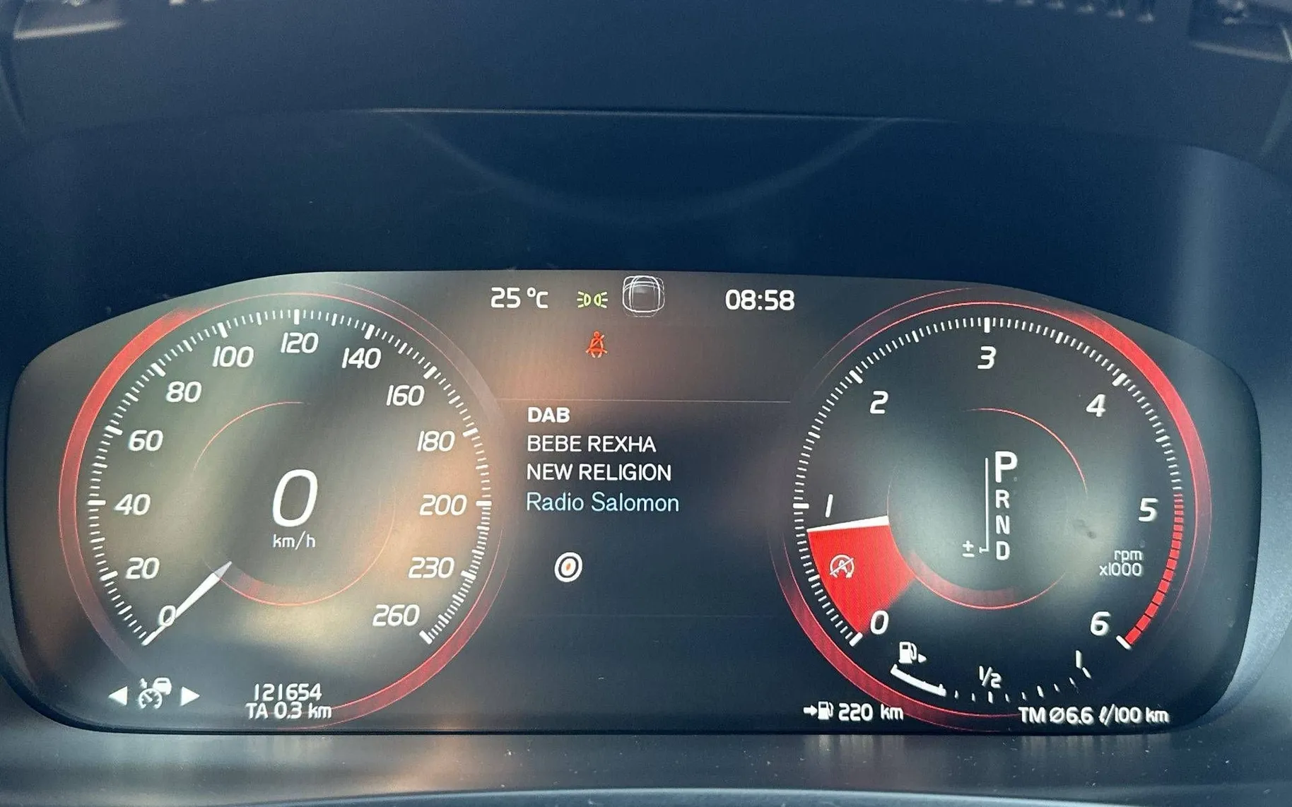Notranja slika - Volvo S90 - D4 Inscription Avt. - 15