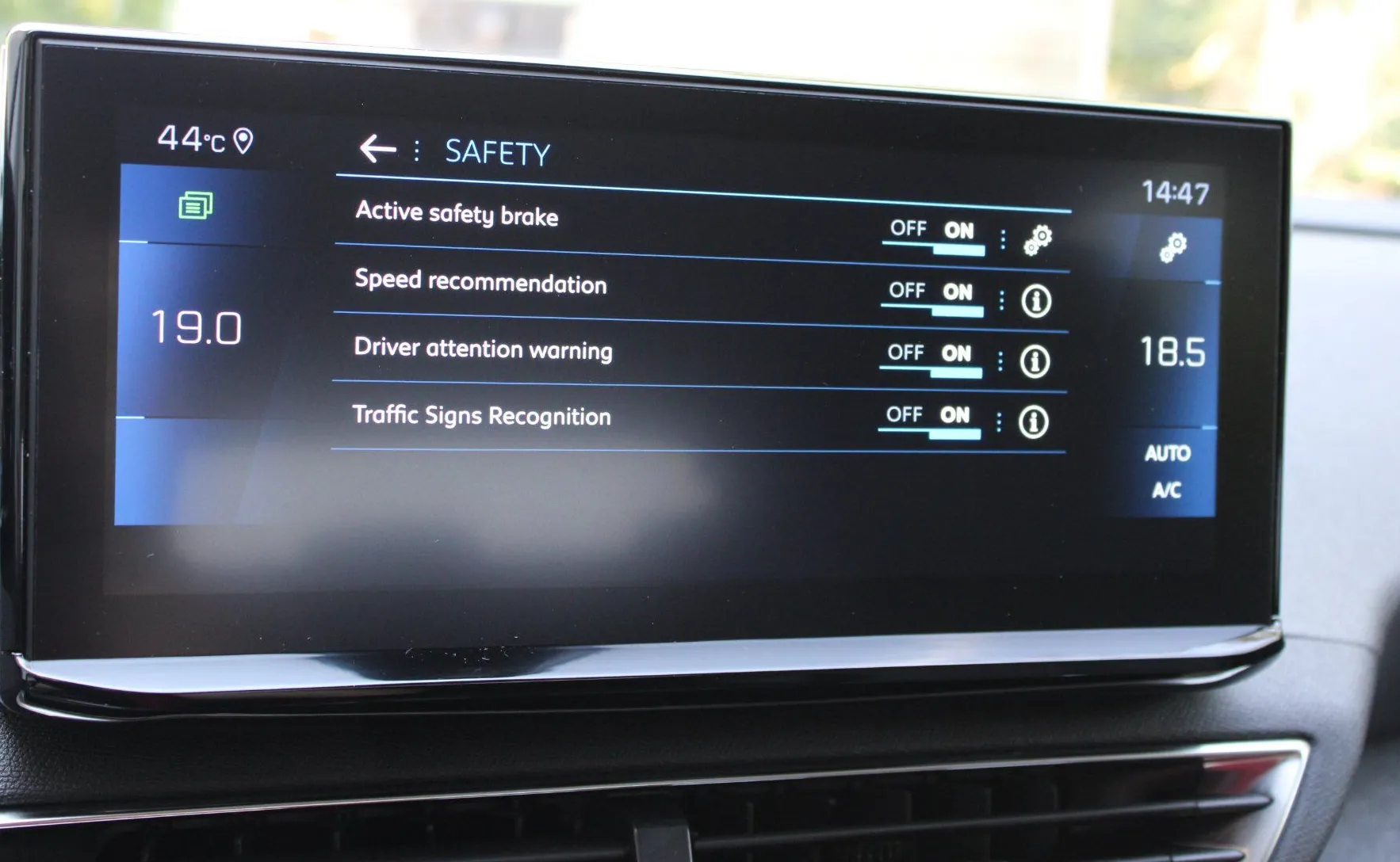 Zunanja slika - Peugeot 3008 - 1.5 BlueHDI 130 AllurePack Avt.-ALU-PDC-LED-KAMERA - 18
