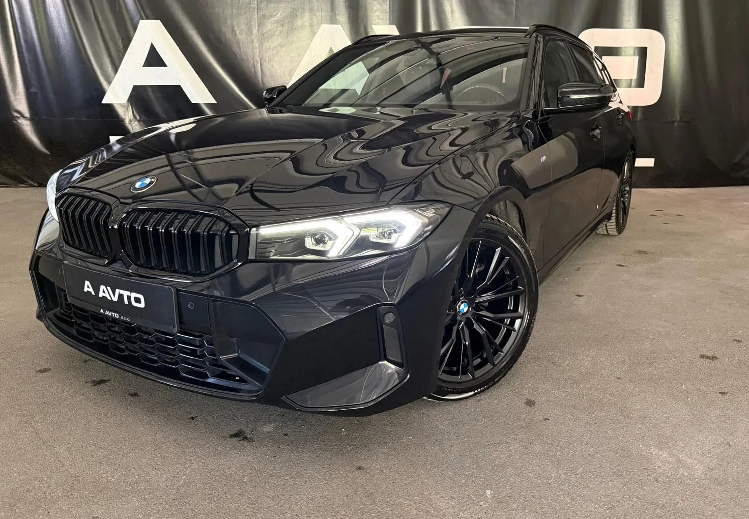 Zunanja slika - BMW Serija 3 - Touring: 318D AVT. MSPORT-KAMERA-KEYLESS-NAVI-VK-18COL.. - 2