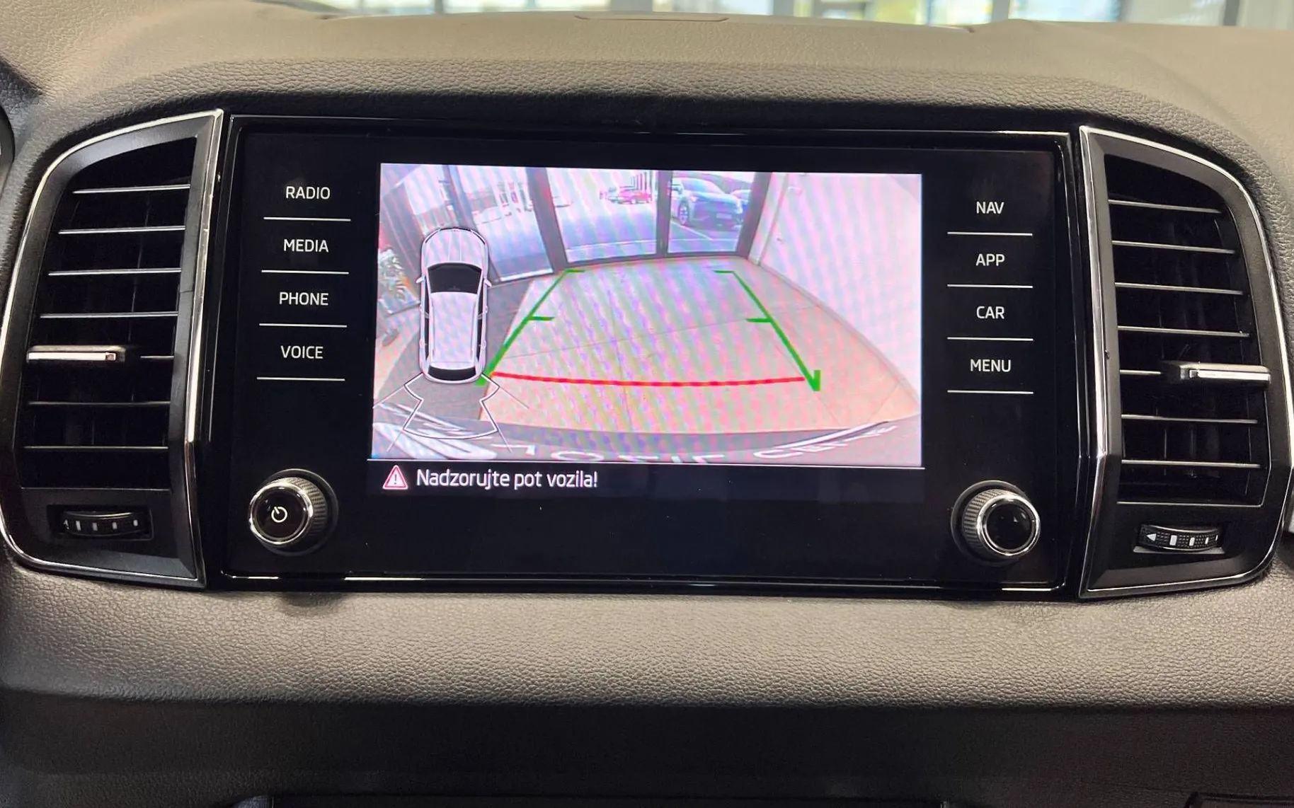 Zunanja slika - Škoda Karoq - 2.0 TDI-DSG-FRONT-ASSIST-ACC-KAM-KEYLESS-NAVI-PDC. - 18