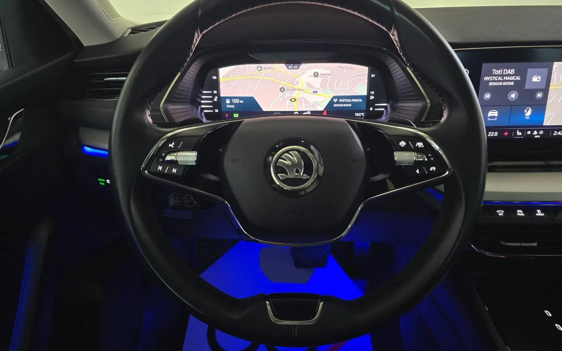 Notranja slika - Škoda Octavia - Combi 2.0 TDI Style DSG- Matrix.panorama.HUD.asist - 12