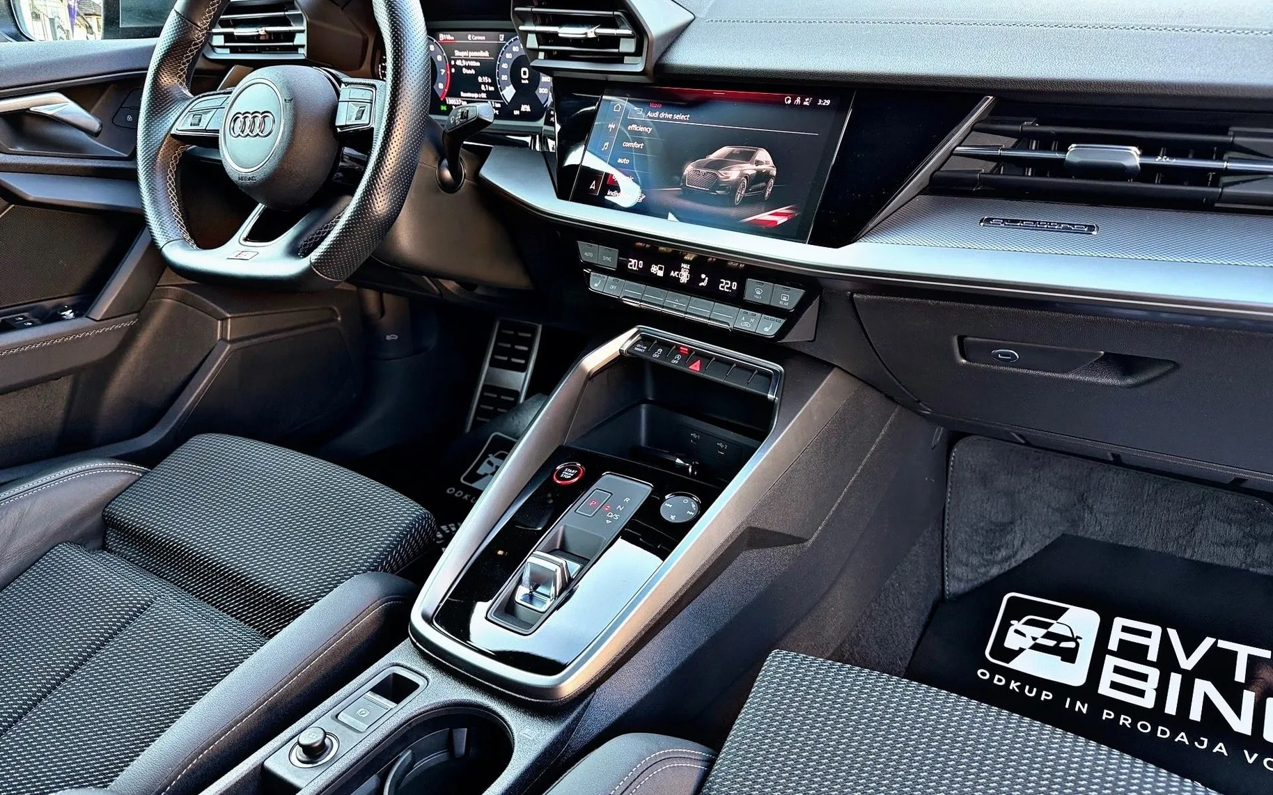 Notranja slika - Audi S3 - LIMUZINA•QUATTRO•TFSI•S TRONIC•MATIX•VIRTUAL•LED - 12