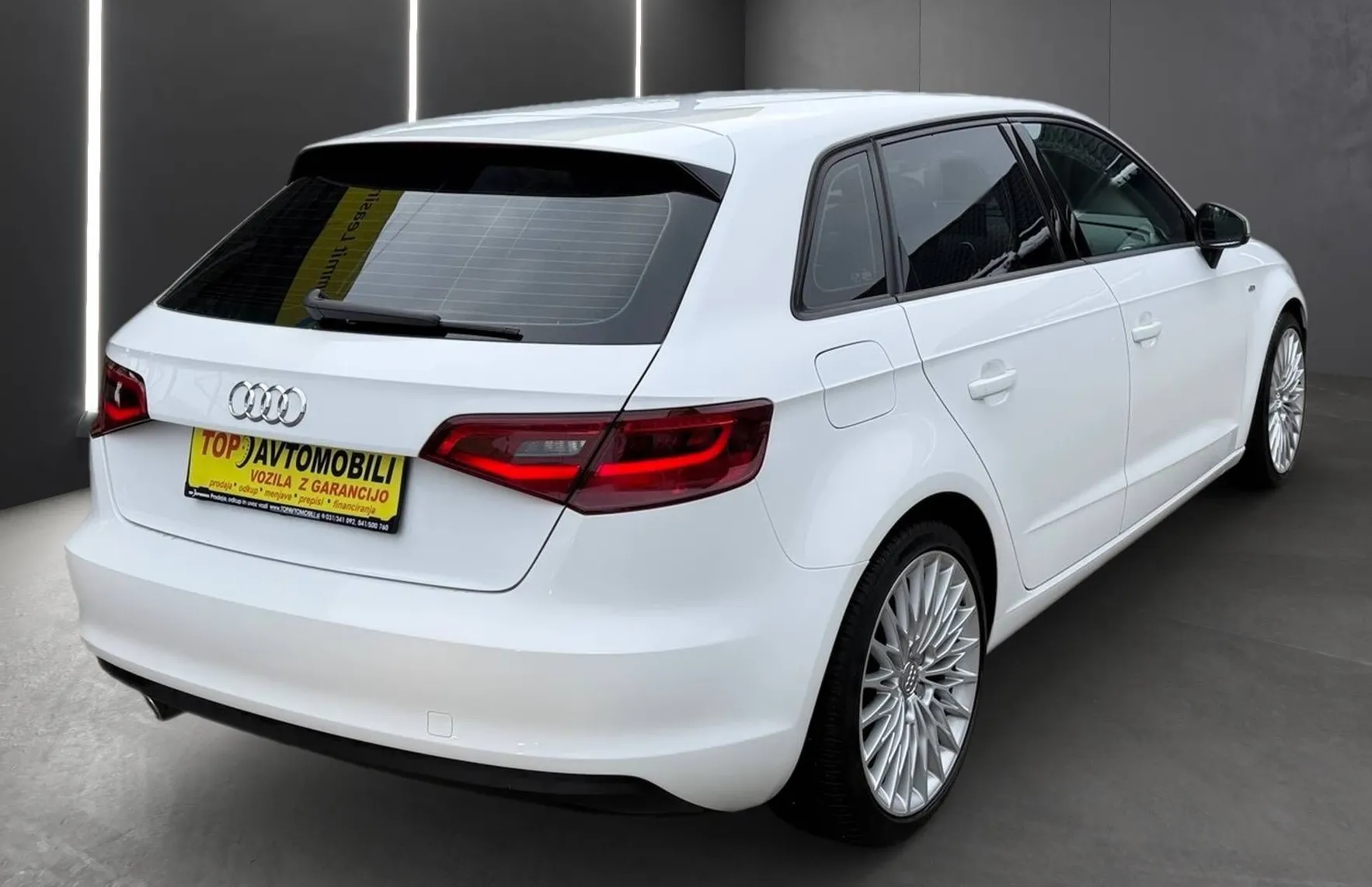 Zunanja slika - Audi A3 - 1.6 TDI S LINE LED NAVI PARKIRNI SENZORJI TEM TOP. - 6