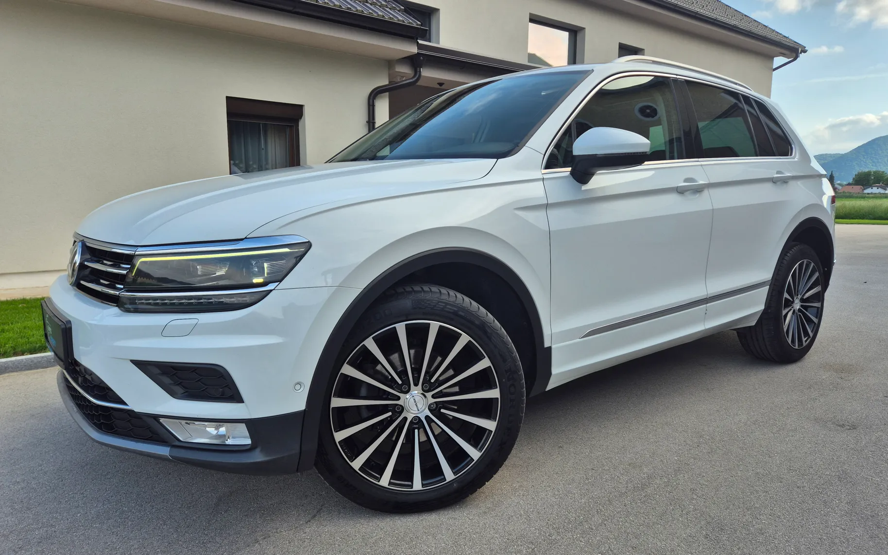 Zunanja slika - VW Tiguan - 2.0 TDI 4M AUT. - 2