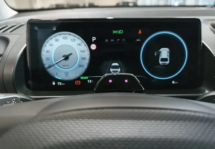 Zunanja slika - Hyundai Inster - 42 KWH TREND-GRETJE SEDEŽEV-APPLE-DAB-KAMERA-VIDEO - 9