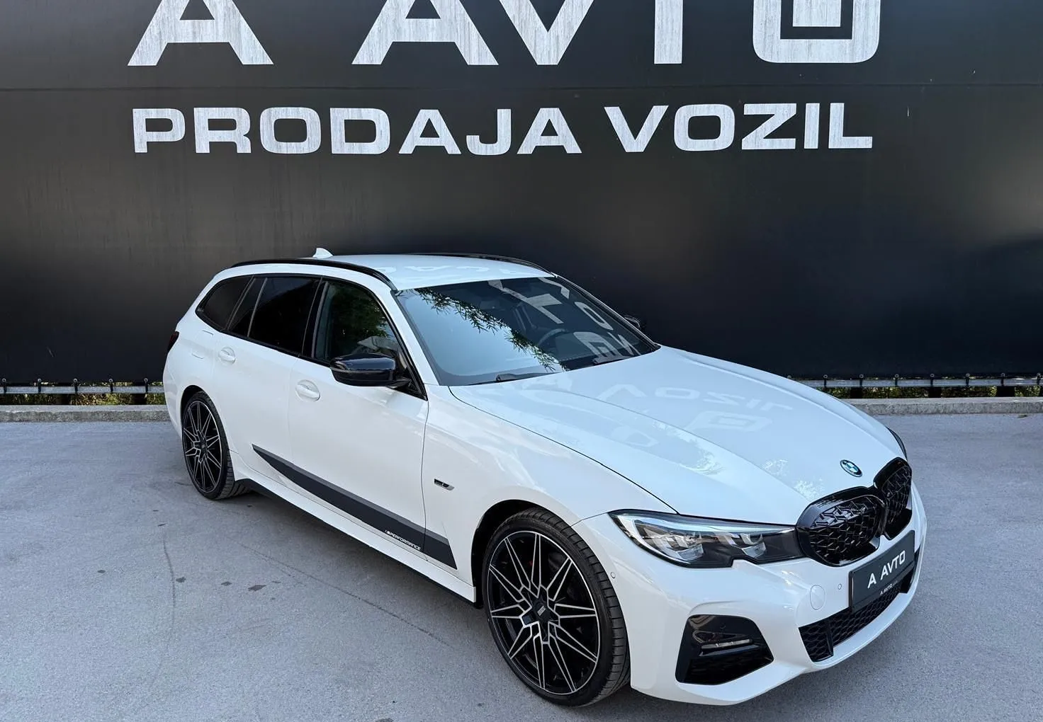 Zunanja slika - BMW Serija 3 - Touring: 320E MSPORT PERFORMANCE-20COL-KAMERA - 2