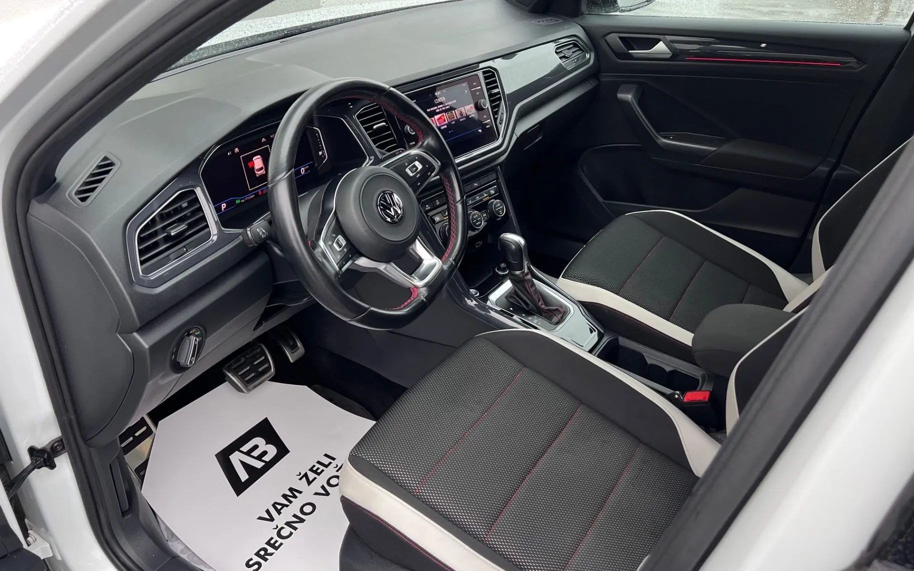 Notranja slika - Volkswagen T-Roc - 1.5 TSI+SLO+1.LAST+SPORT+VIRTUAL+LED+R.KAMERA - 9
