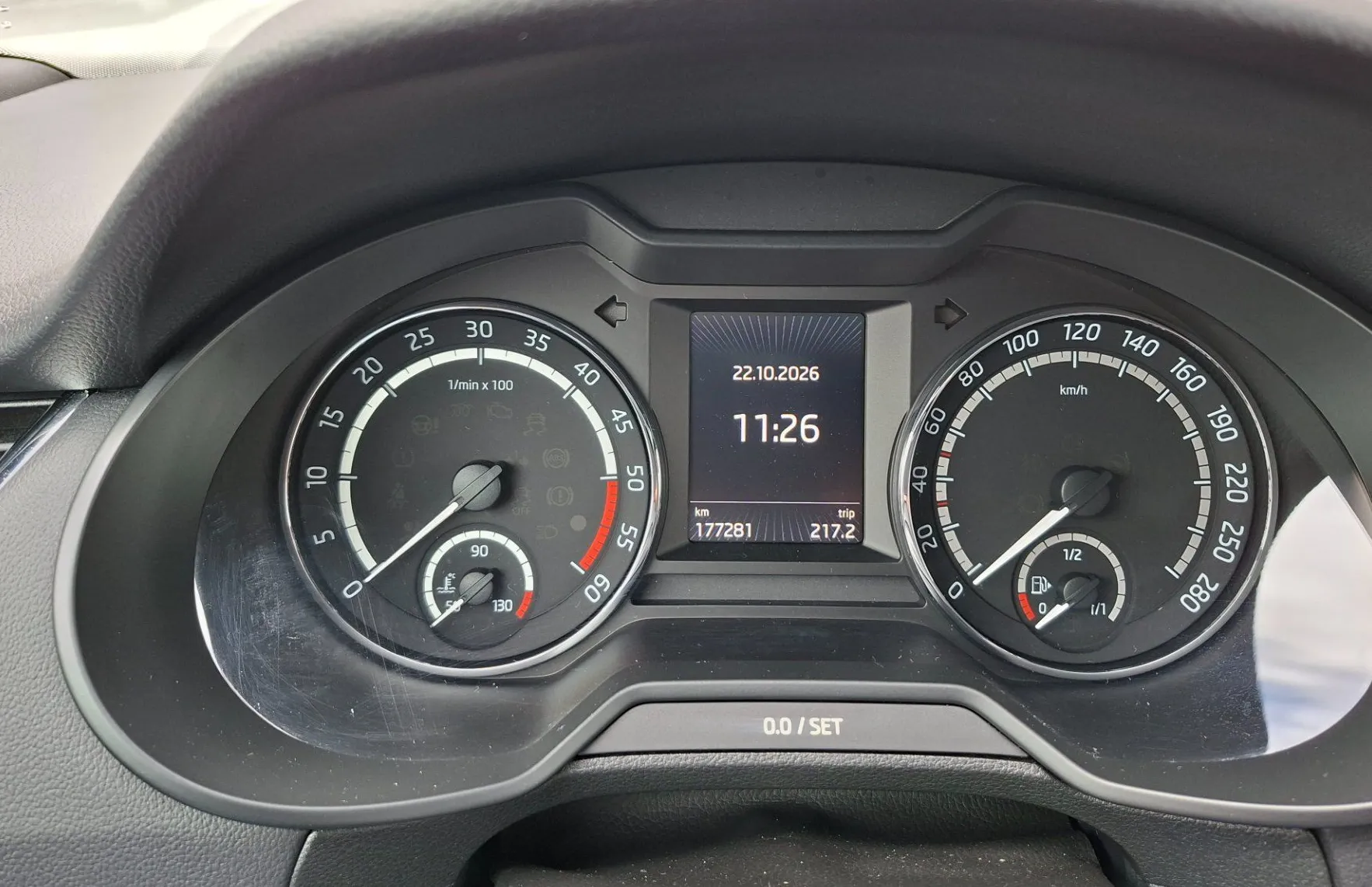 Zunanja slika - Škoda Octavia - Combi 4x4 2.0 TDI RS DSG - 14
