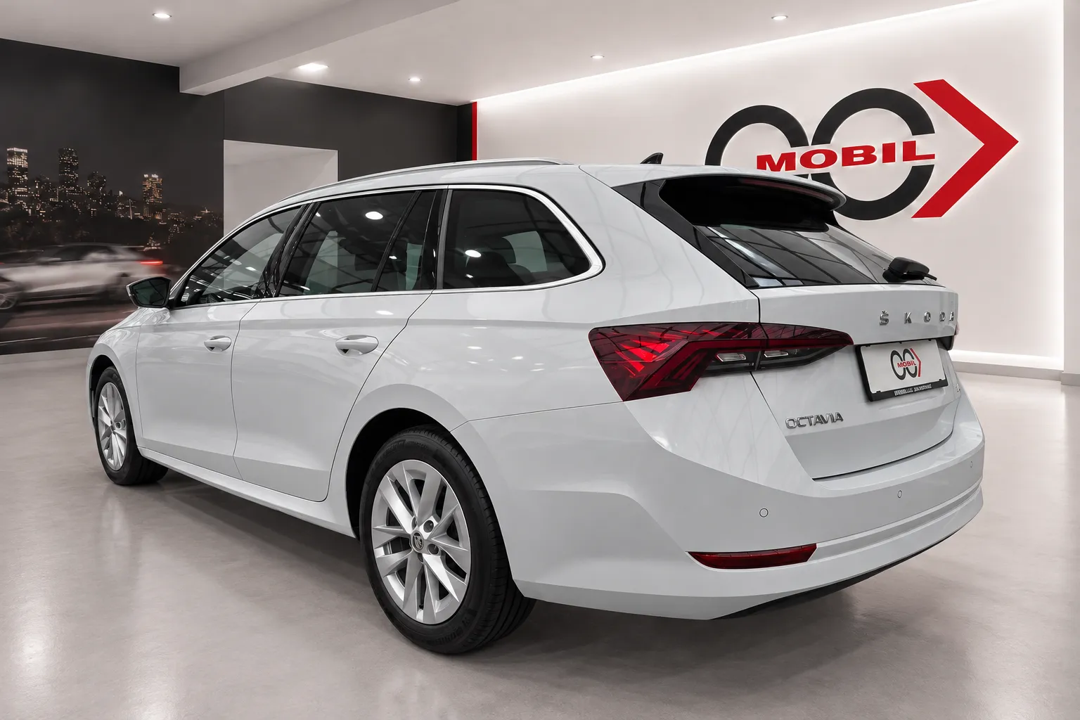 Notranja slika - Škoda Octavia - Combi 2.0 TDI Style DSG- Matrix.panorama.HUD.asist - 7