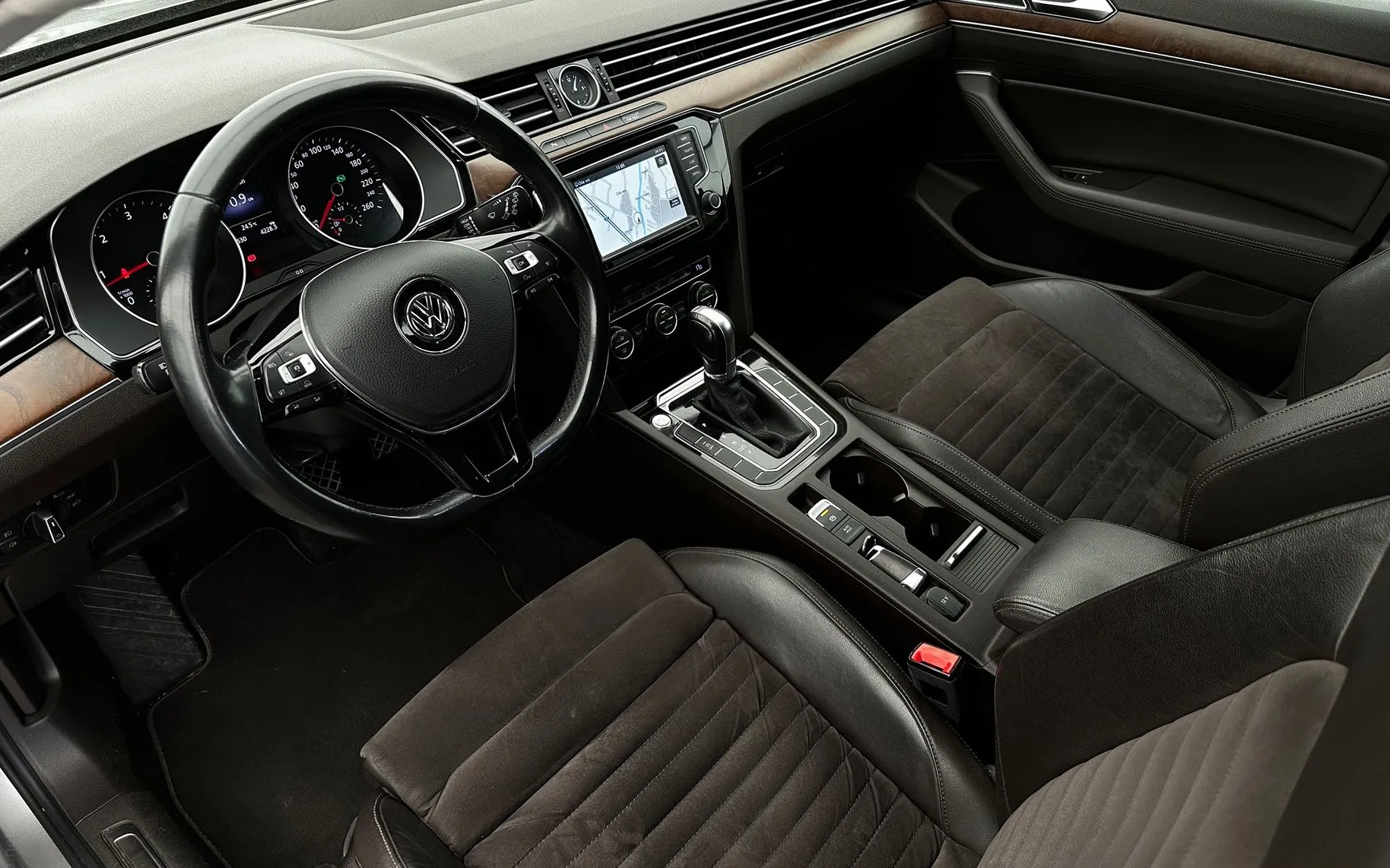 Zunanja slika - VW Passat Variant - 2.0TDI-DSG-H LINE-AKT.TEMPOMAT-2XPDC-MASAŽA - 4