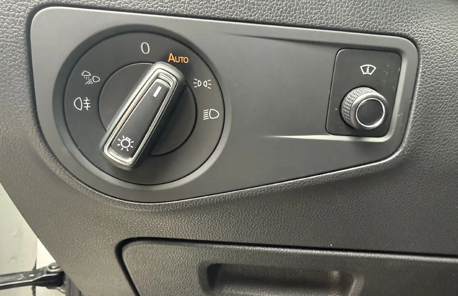 Zunanja slika - Volkswagen Tiguan Allspace - 2.0TSI 4M R-Line PANO-LED-20COL-AMBI-ACC-VIRTUAL - 13