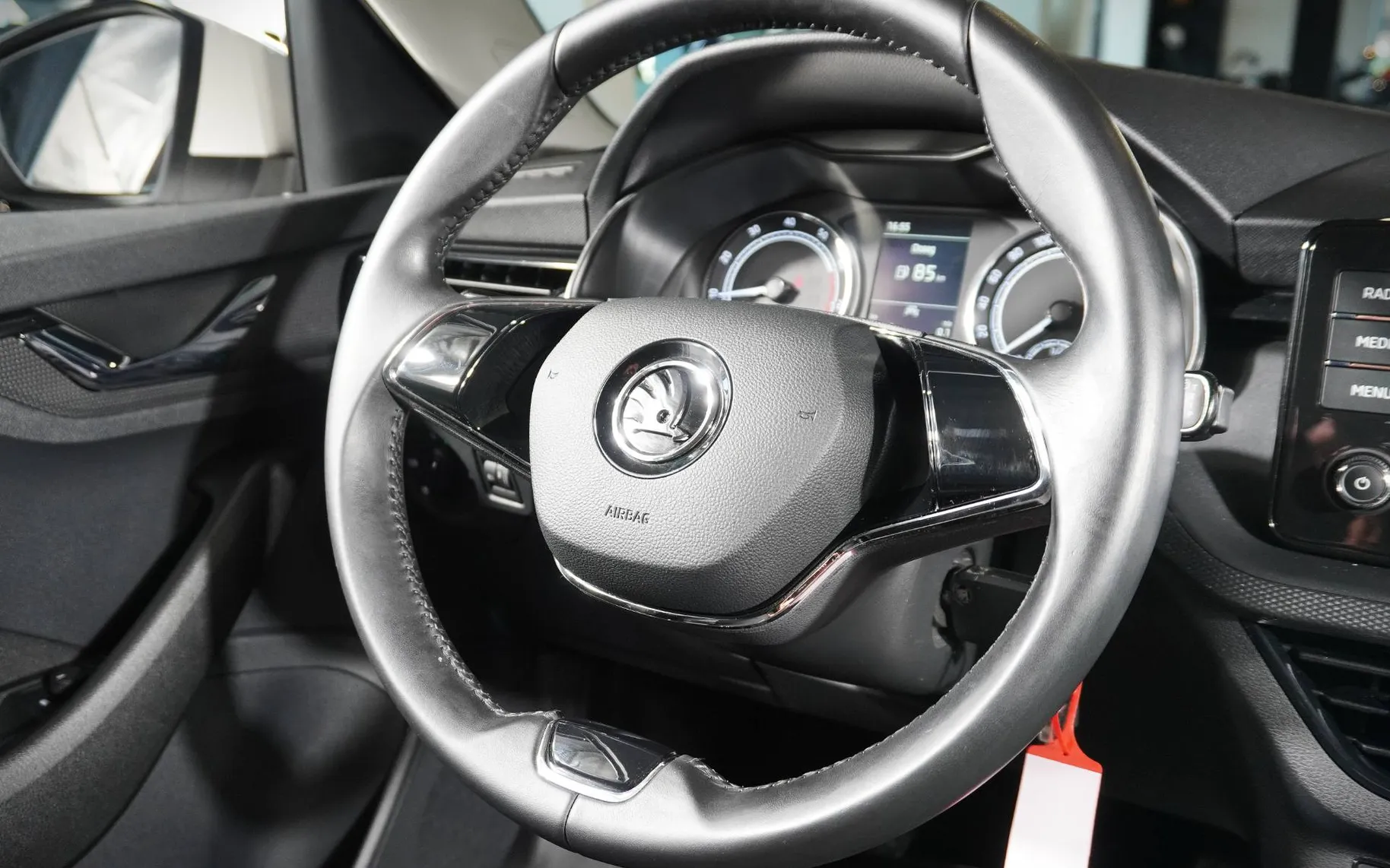 Zunanja slika - Škoda Kamiq - 1,0 TSI Active - 10