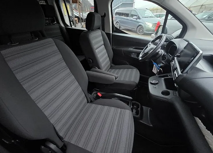 Zunanja slika - Opel Combo - 1.5 DIESEL 96KW EDITION AVT. KAMERA-SAMO 36506KM - 13