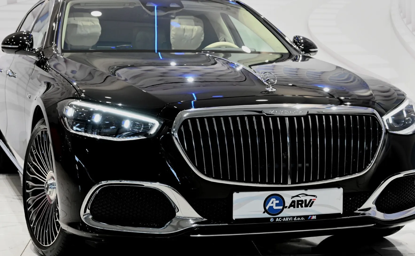 Zunanja slika - Mercedes-Benz S-Razred - MAYBACH-S680.V12-4M-HLAJ-SOFT-PANO-2X-TV. - 1