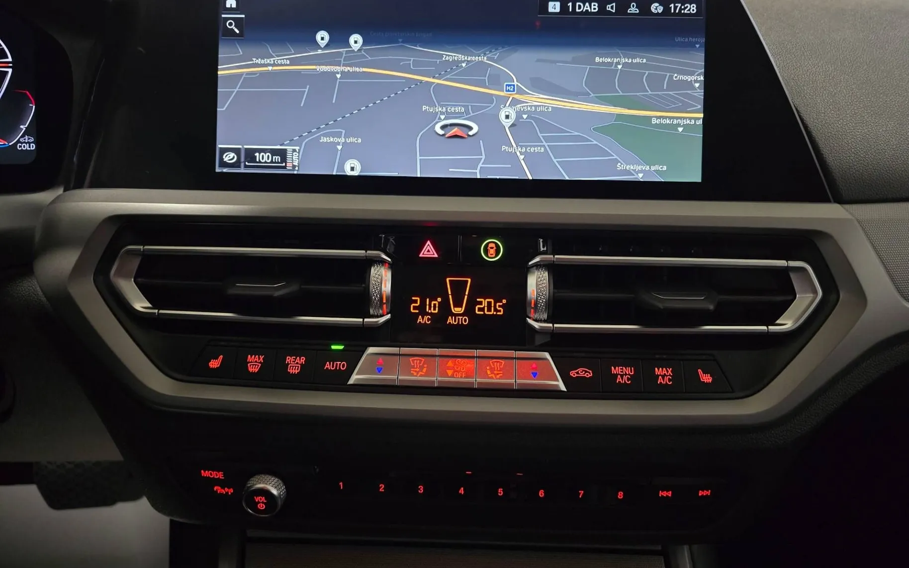 Notranja slika - BMW serija 3 Touring: - 320d Touring Advantage Avt- Laser.asist.HiFi.ALU18 - 12