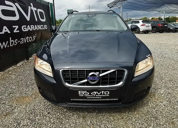 Zunanja slika - Volvo V70 - D2 Summum-NAVI-USNJE-PDC-ALU - 2