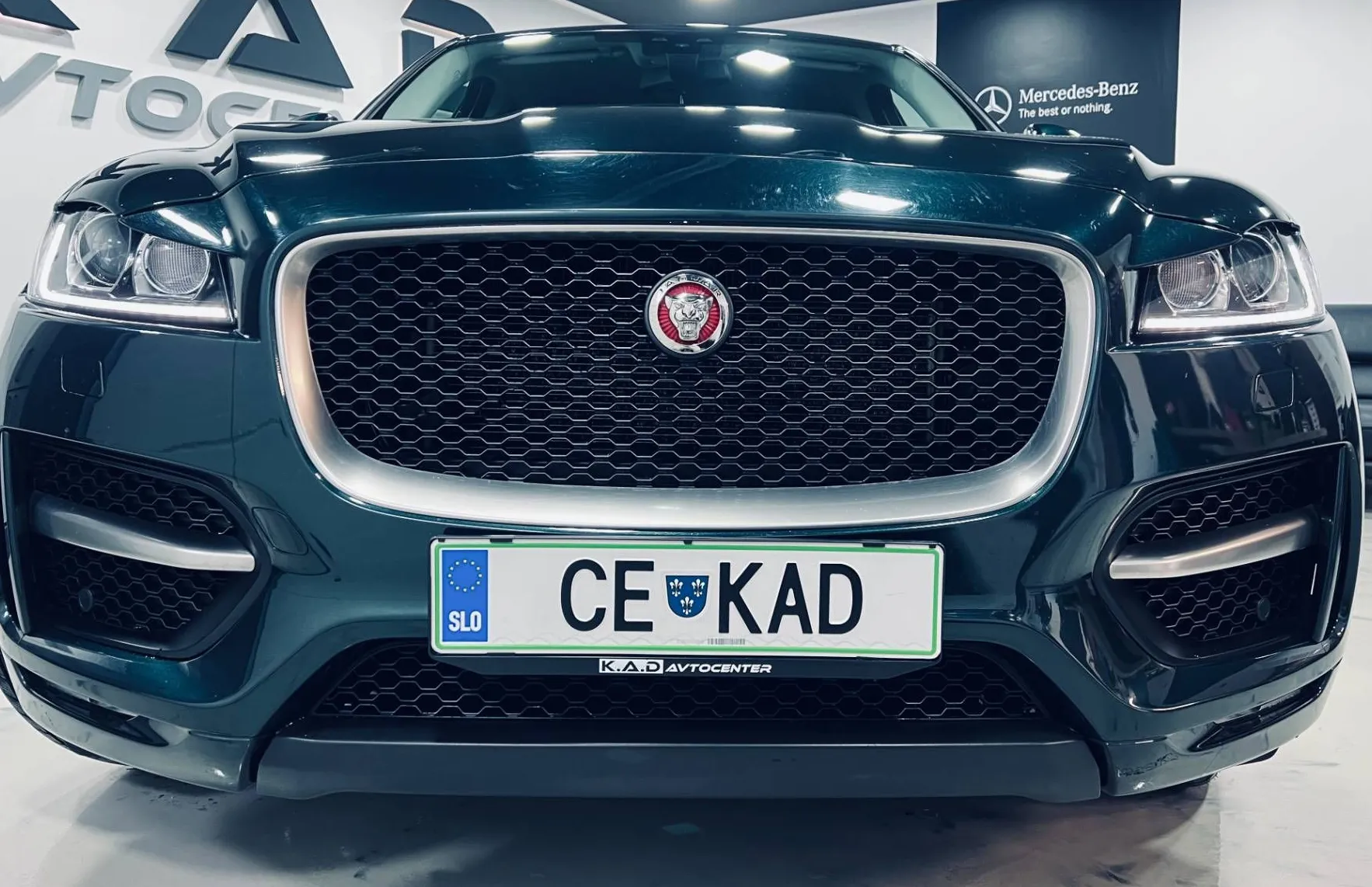 Zunanja slika - Jaguar F-PACE - 2.0 TD 180KM AWD avt R-Sport - 2
