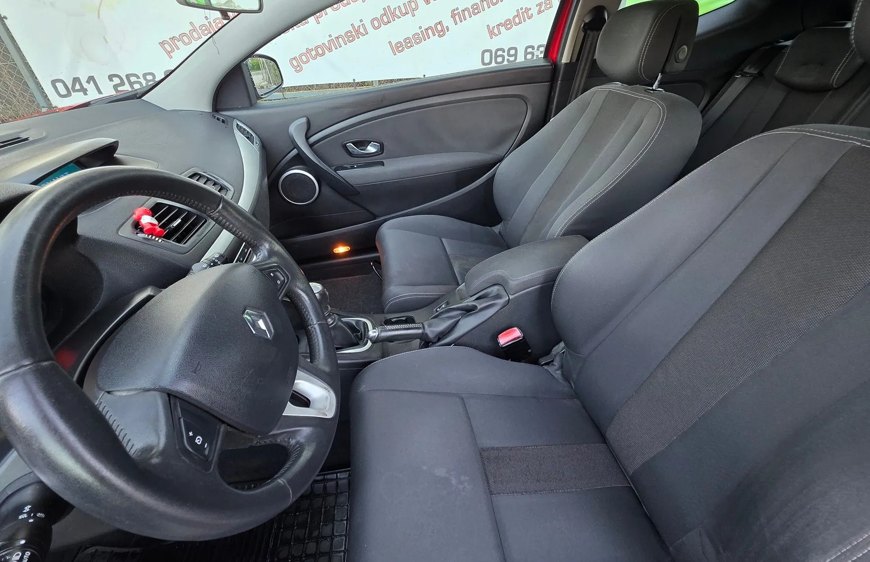 Zunanja slika - Renault Mégane - Megane COUPE 1.6 16V XENON-KEYLESS GO-ALU-SLOVENSKI - 11