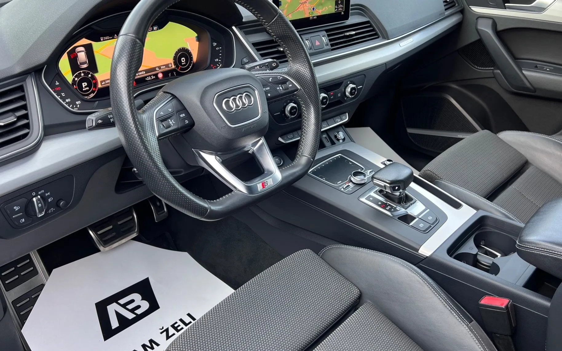 Notranja slika - Audi Q5 - 2.0 TDI+3xS-Line+VIRTUAL+Q+PANO+ACC+AMBI - 12