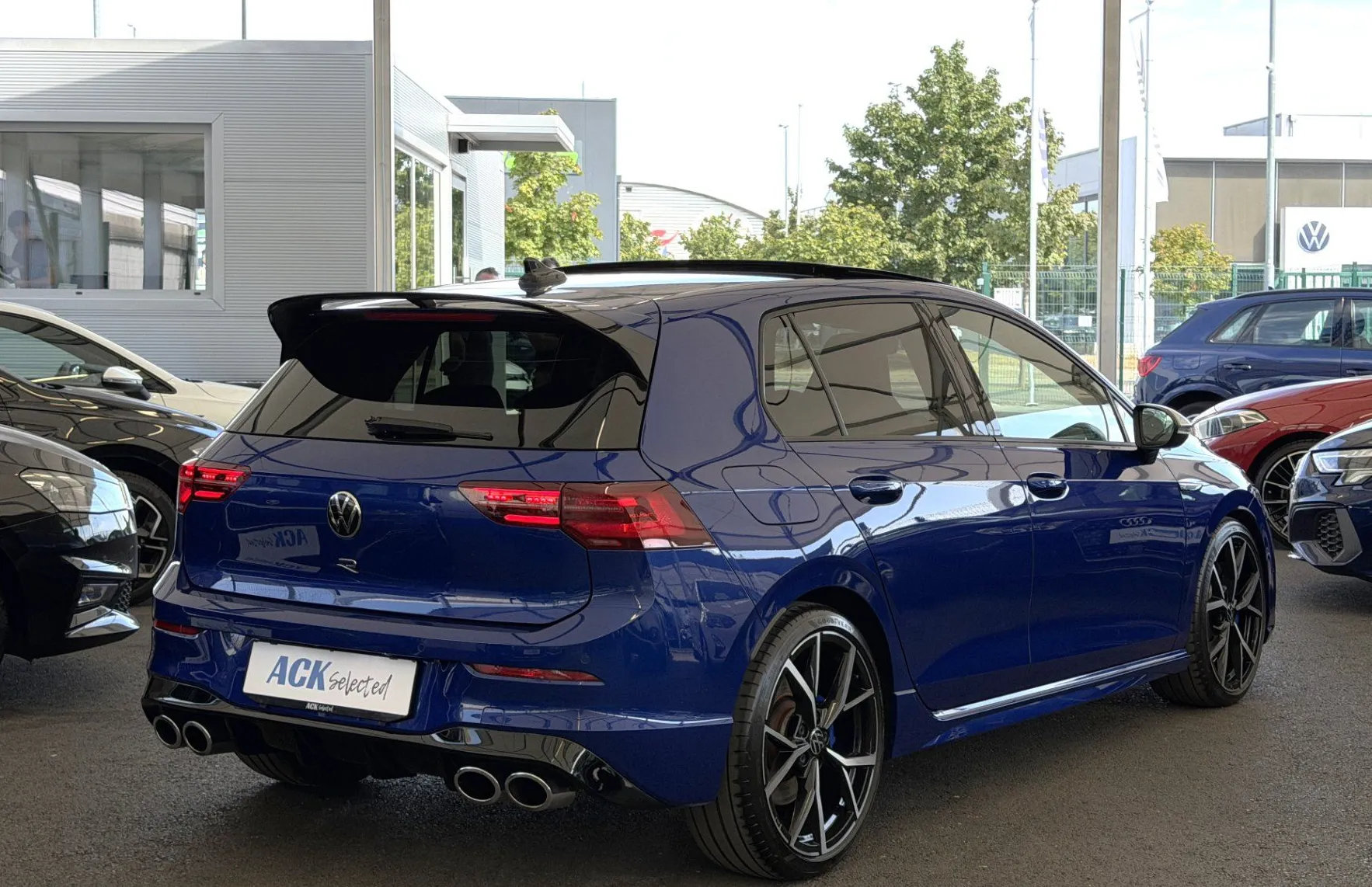 Zunanja slika - Volkswagen Golf - R 2.0 TSI 4M DSG -SLO-PANO-USNJE-R PERFORMANCE - 4