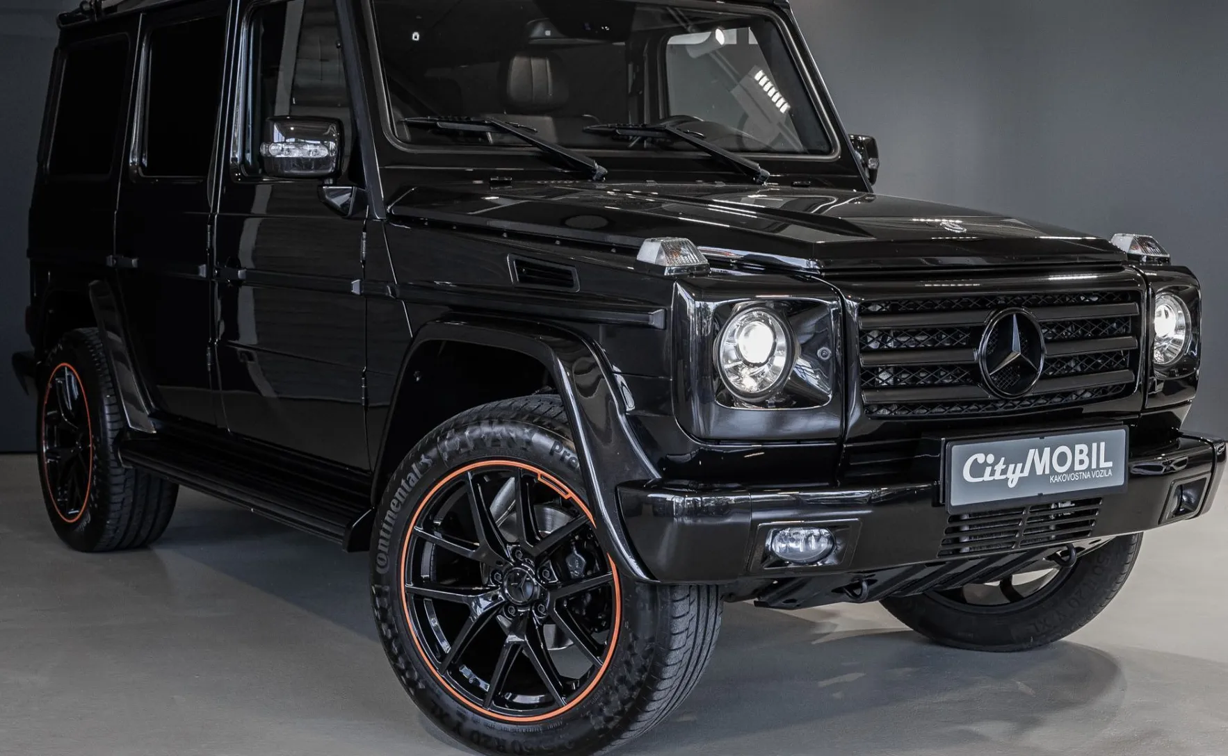 Zunanja slika - Mercedes-Benz G-Razred - G350D-PANO-USNJE-NAVI-HLAJ.SED-TEMPOMAT-20C - 3