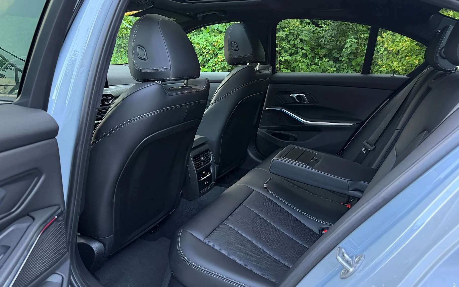Notranja slika - BMW serija 3: - 330d xDrive M-SPORT|Pano|ACC|360kam|HeadUp|Keyless - 10