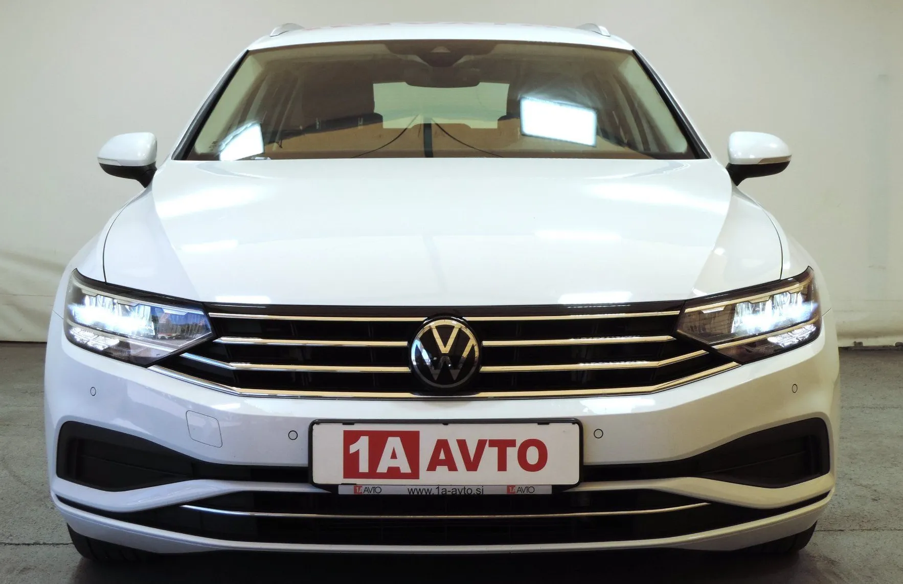 Zunanja slika - Volkswagen Passat - Variant 2.0 TDI BMT SCR Business DSG LED-ACC-KAMERA-M.KOTI - 2