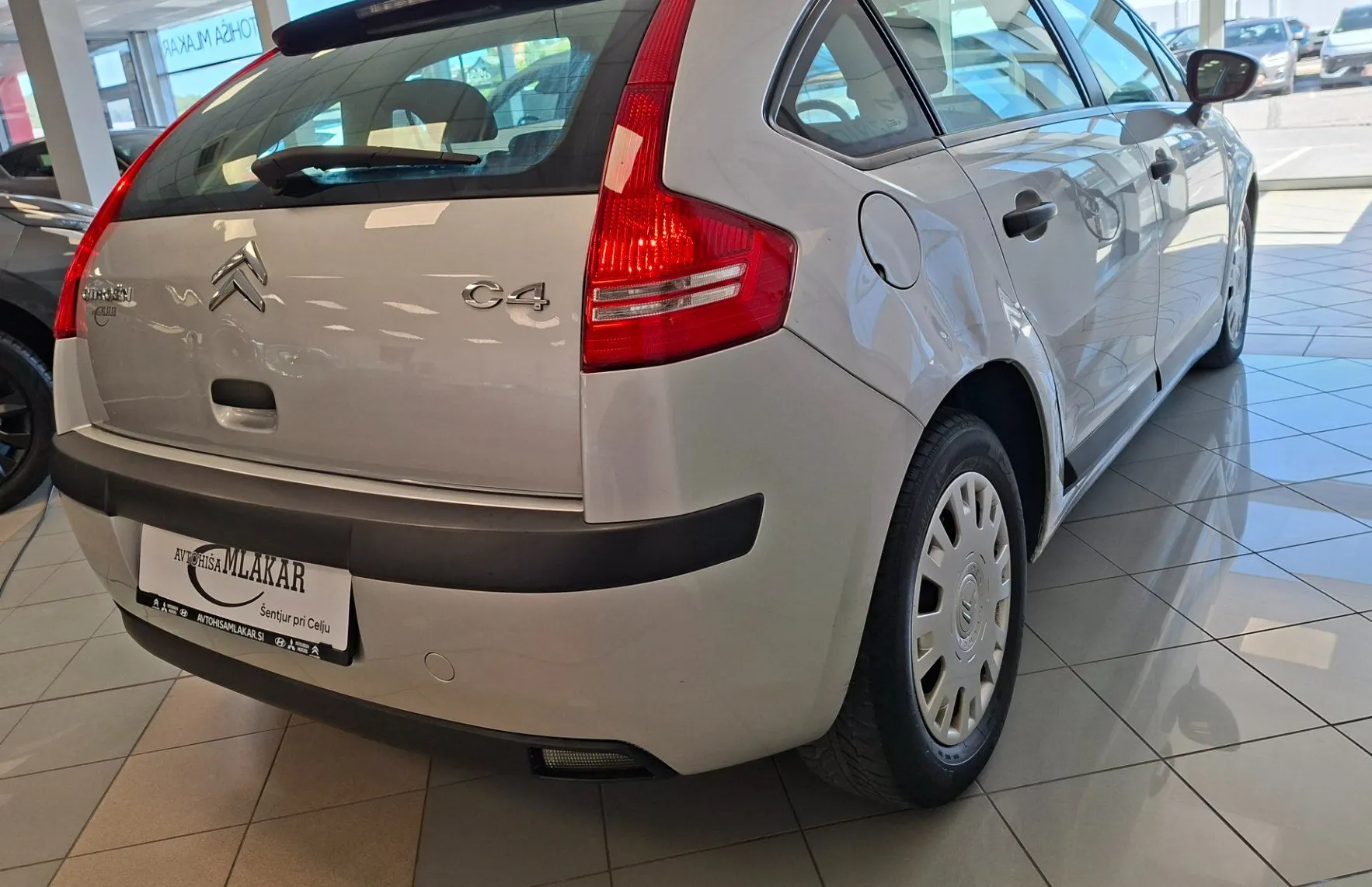 Zunanja slika - Citroën C4 - 1.4i 16V Attraction-HITRI KREDIT- - 4