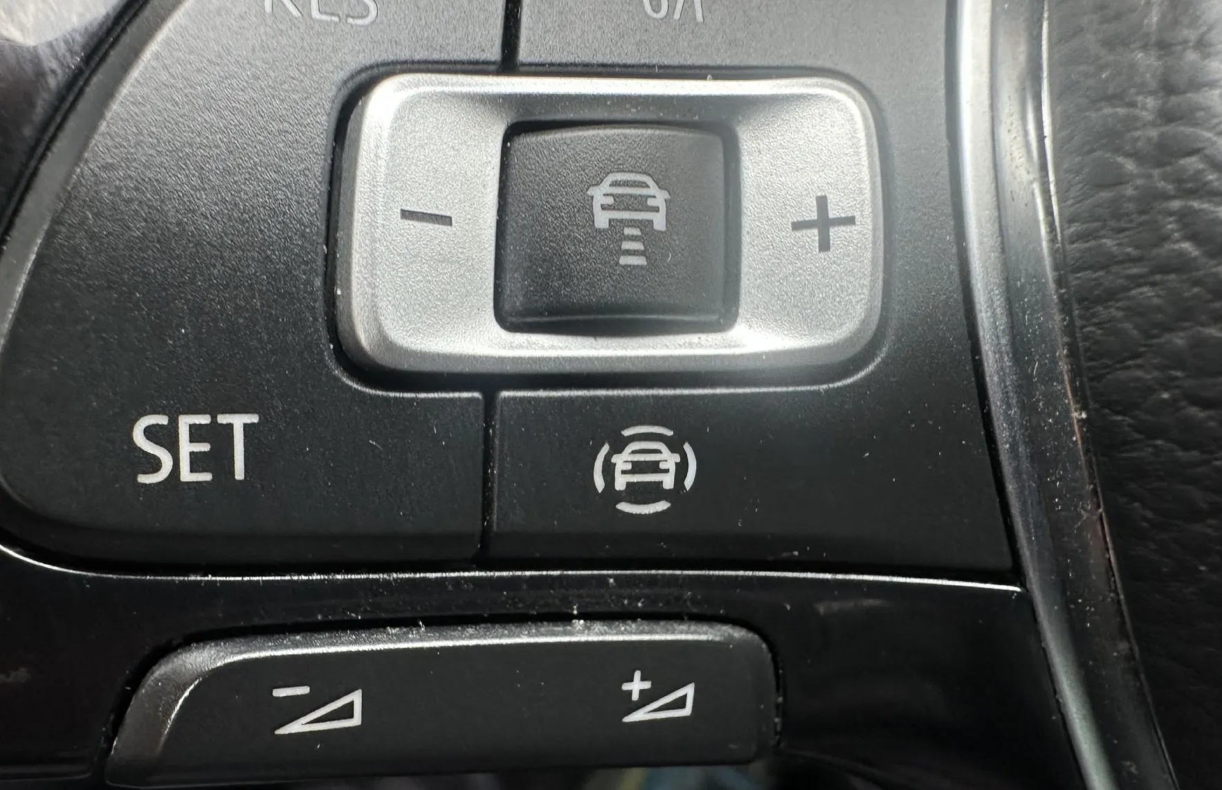 Zunanja slika - Volkswagen Tiguan - 1.5 TSI ACT BMT R-Line DSG.Highline 110kW.KAMERA - 10