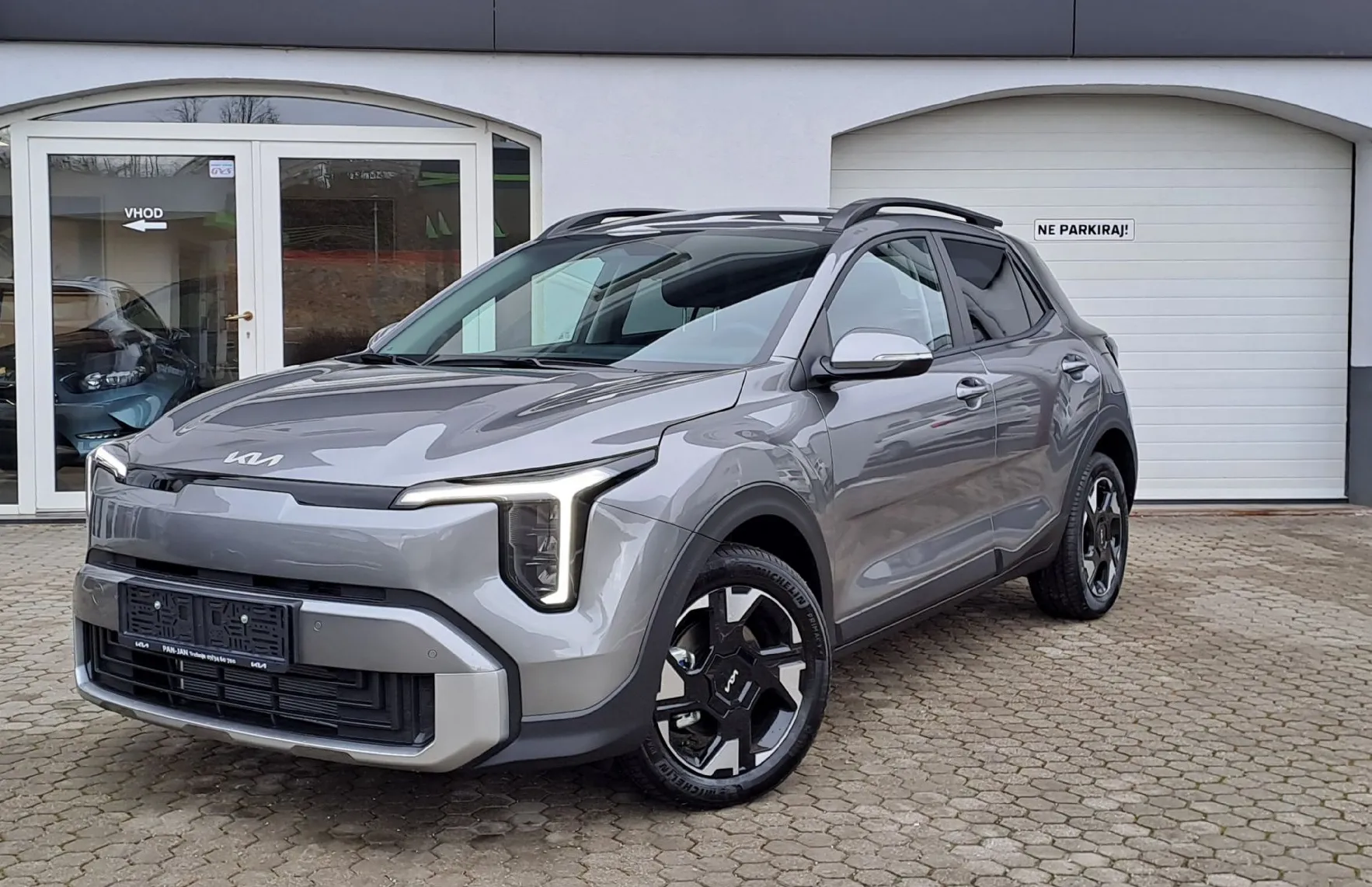Zunanja slika - KIA Stonic - 1.0 T-GDi 73.6 kW  100 KM  EX Pulse DCT - 1