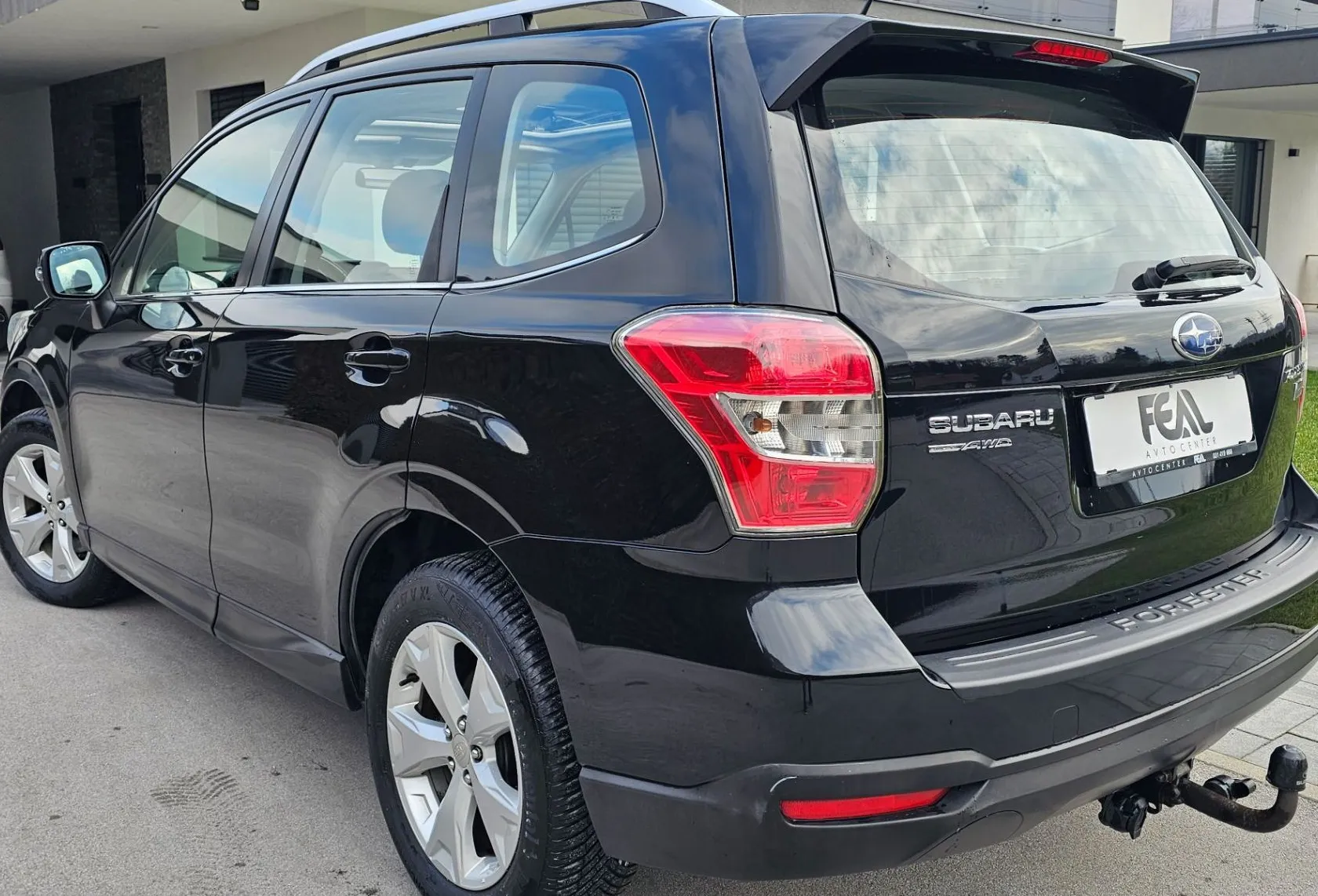 Zunanja slika - Subaru Forester - 2.0D-4X4-1 LASTNIK-PANORAMA-XENON-LED-ODLIČEN - 3