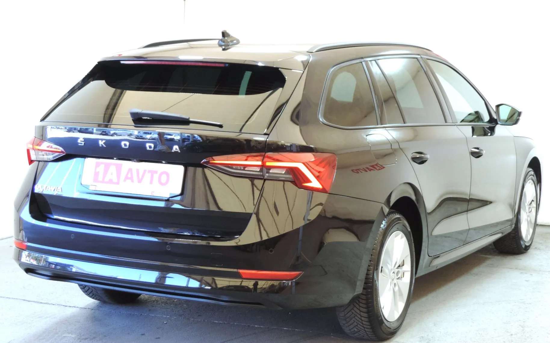 Zunanja slika - Škoda Octavia - Combi 2.0 TDI Ambition DSG  ACC-LED-KAMERA - 9