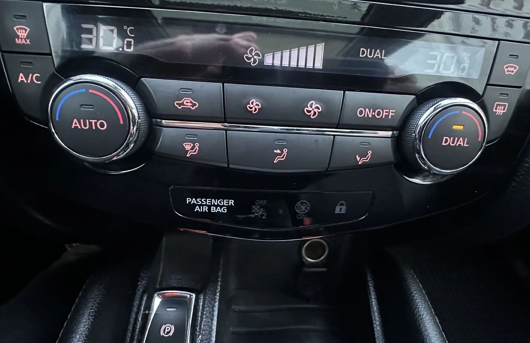 Zunanja slika - Nissan Qashqai - 1.6 DCI TEKNA 4WD+4ALU.KAMERA.PANORAMA.USNJE.LED - 15